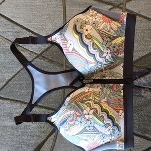 Victoria's secret sport zip up sports bra size 36D